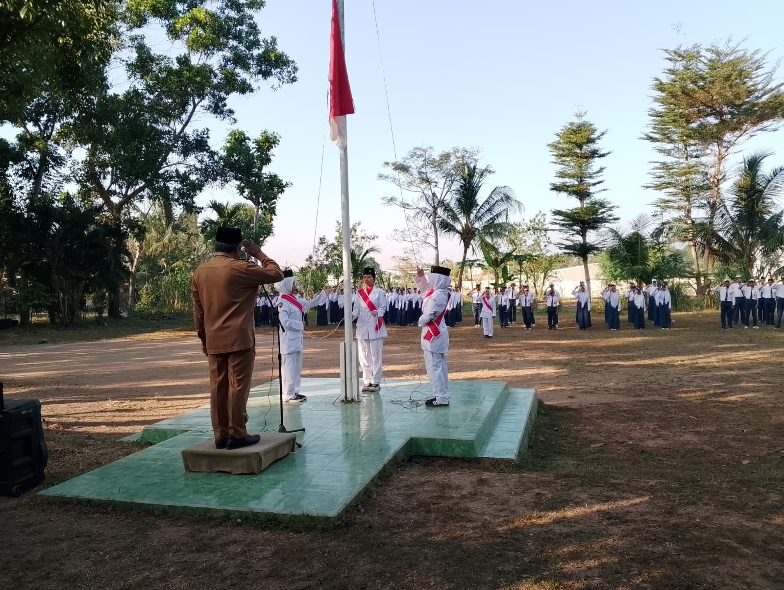 Upacara Paripurna SMPN 4 Gunungsari